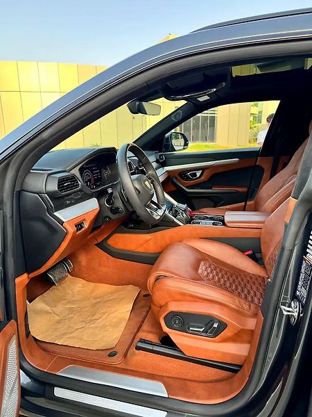 Lamborghini Urus (2020) Lamborghini Urus Luxusní SUV - fotka 8 z 12