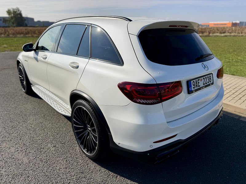 Mercedes-Benz GLC 63 AMG 4MATIC+ PANORAMA NAVI - fotka 3 z 38