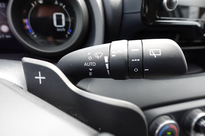 Toyota Yaris 1.5TNGA 125 - 1 CVT  Comfort T - fotka 26 z 28
