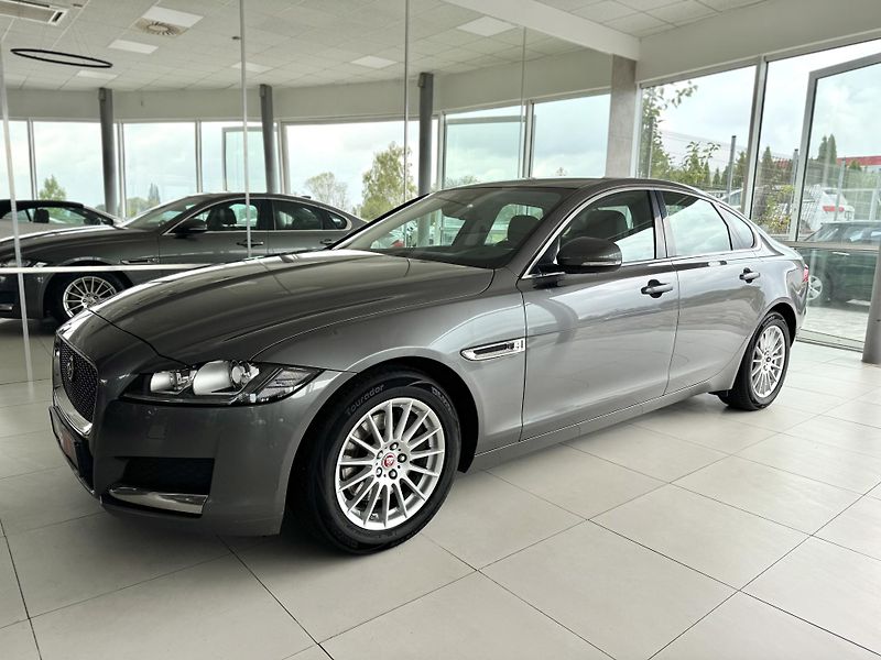 Jaguar XF 20d Prestige*Kamera*Meridian - fotka 2 z 35