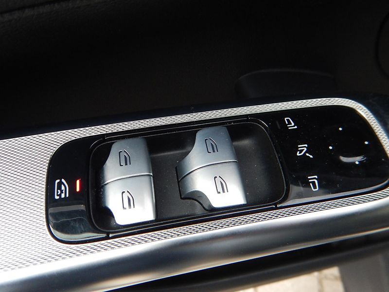 Mercedes-Benz GLC 220 D 4MATIC, ČR - fotka 17 z 25