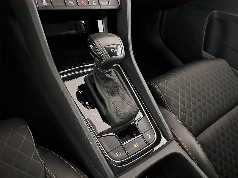 Škoda Karoq (2018) 1.5 TSI, Automat, ČR,1.maj - fotka 13 z 19