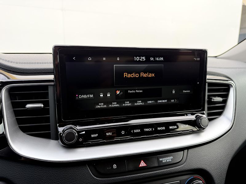 Kia XCeed 1.5 T-GDI 7DCT 117kW TOP - fotka 17 z 23
