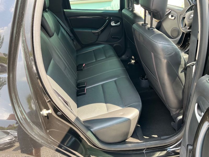 Dacia Duster (2010) 1.6 16 V  4x4 - fotka 12 z 28