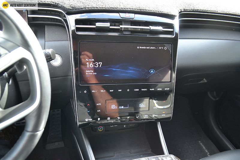 Hyundai Tucson 1.6T-GDI PREMIUM LUXURY 7DCT M - fotka 32 z 53