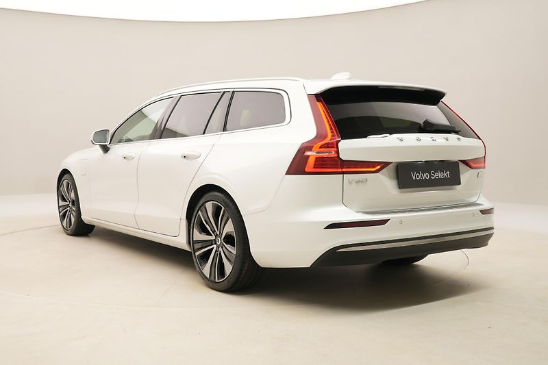 Volvo V60 T6 RECHARGE BRIGHT ULTIMATE - fotka 11 z 57