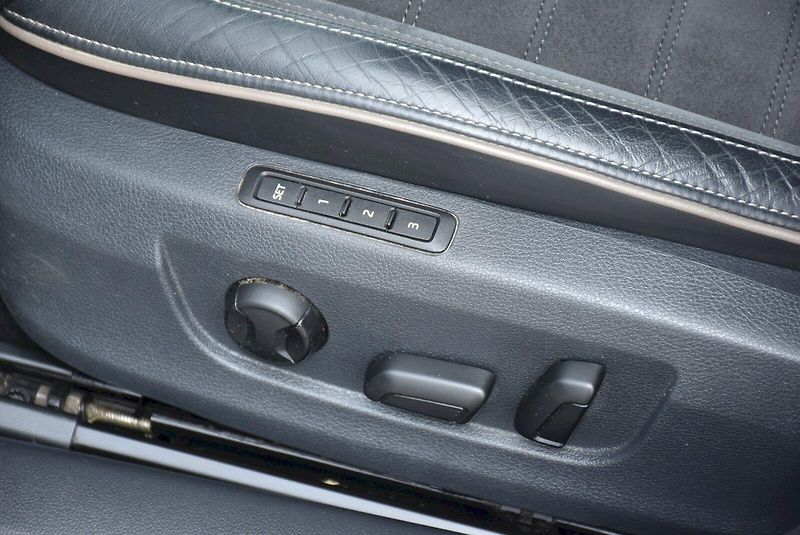 Škoda Superb (2020) Scout 2.0 TDI 140 kW 4x4 DSG - fotka 24 z 32
