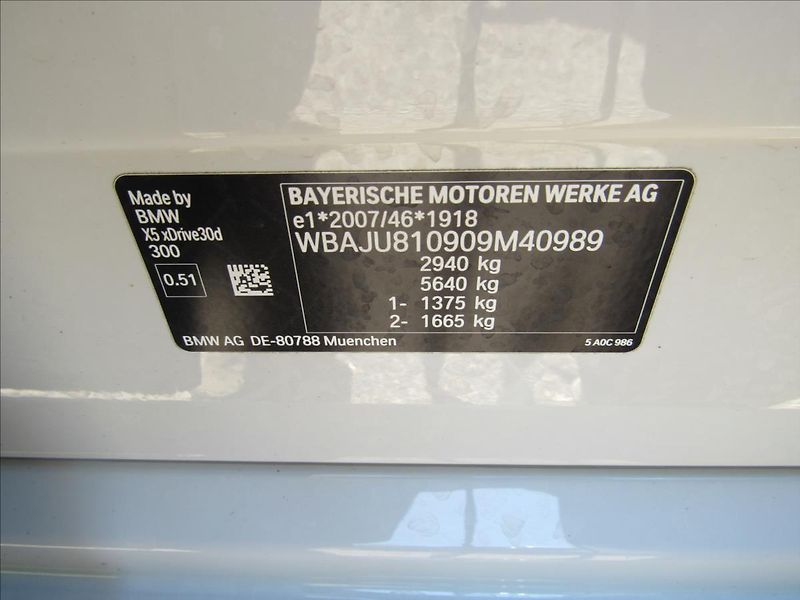 BMW X5 3,0 D xDrive30D M-Paket - fotka 33 z 34