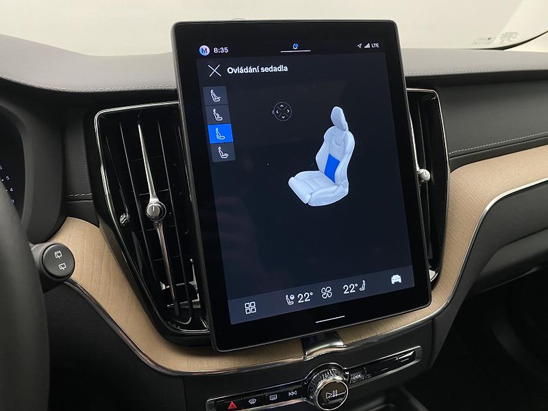 Volvo XC60 B5 AWD BRIGHT ULTRA AUT CZ - fotka 59 z 60