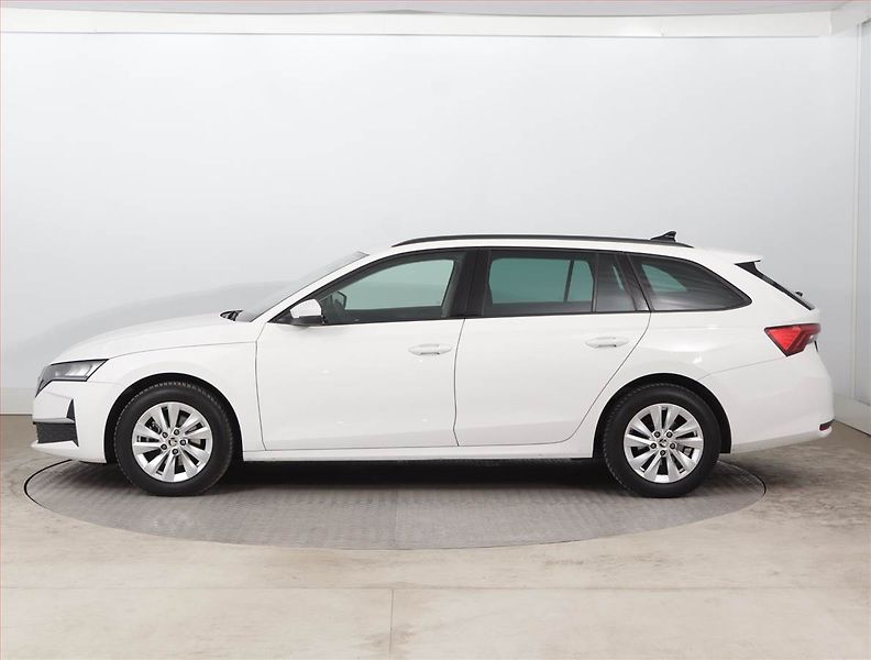 Škoda Octavia (2024) Selection 1.5 TSI - fotka 3 z 19