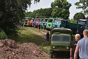 Sraz veteránů a nákladních vozů Tatra přilákal do Heřmánkovic stovky návštěvníků a desítky majitelů historických a nákladních vozů.