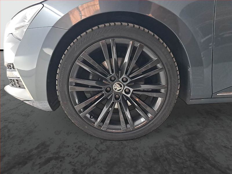 Škoda Superb (2019) Laurin&Klement 2.0 TSI - fotka 15 z 25
