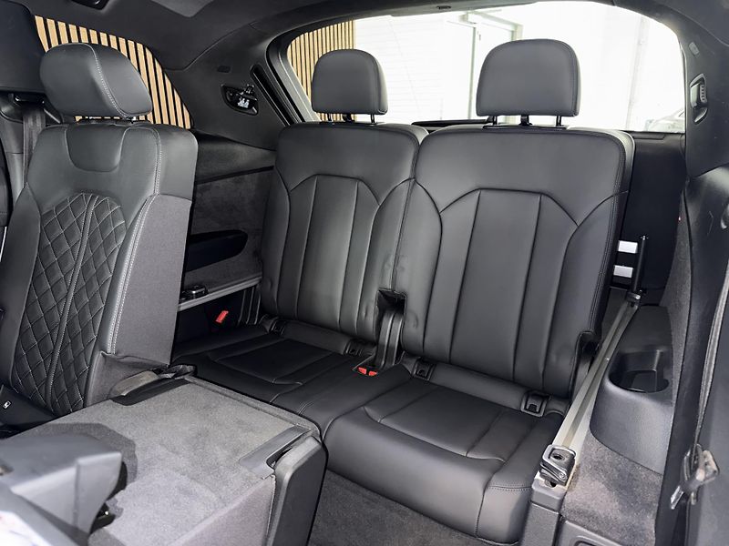 Audi SQ7 TDI V8 B&O 7míst Laser Carbon - fotka 15 z 49