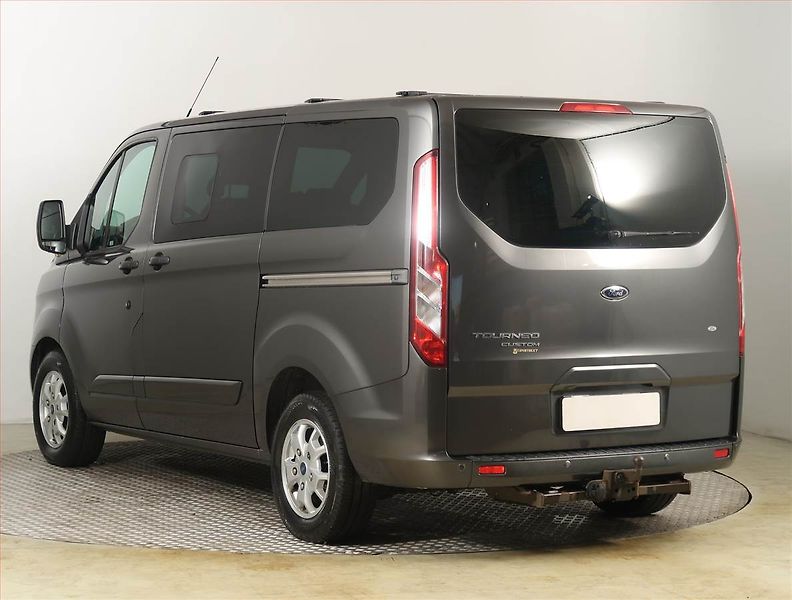 Ford Tourneo Custom (2015) Titanium 2.2 TDCi, ČR - fotka 4 z 25