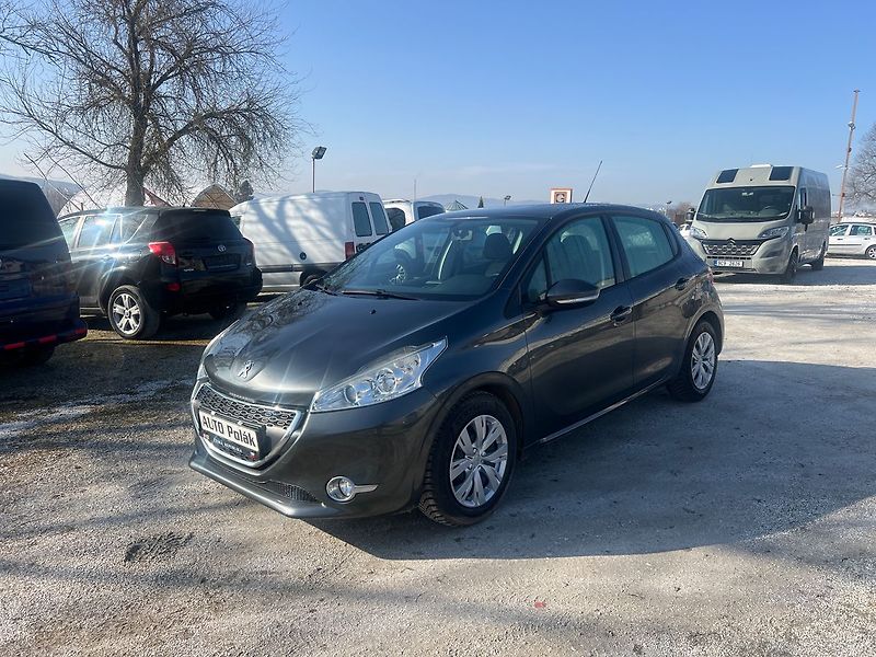 Peugeot 208 1.2VTI - fotka 14 z 14