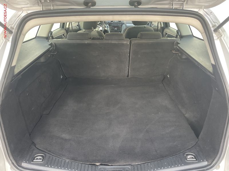 Ford Mondeo (2012) 2.0 TDCi, AC, TZ - fotka 7 z 20