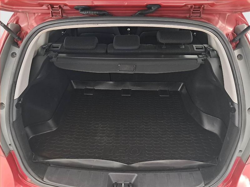 Hyundai i30 (2009) Comfort 1.6 CRDi, nová STK - fotka 13 z 16