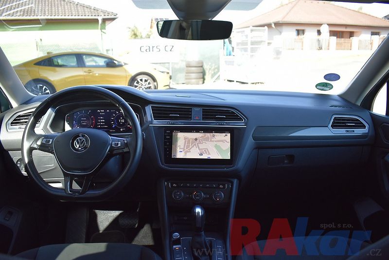 Volkswagen Tiguan Allspace (2021) Highline 2,0 TSI 4Motion,7míst - fotka 30 z 40