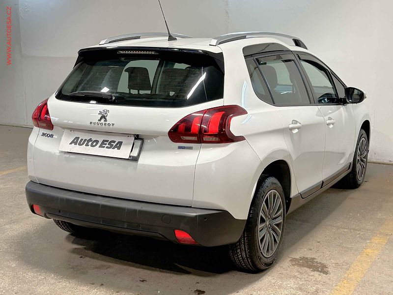 Peugeot 2008 (2016) 1.2 PT, 2.maj,ČR, AT, autoAC - fotka 4 z 14