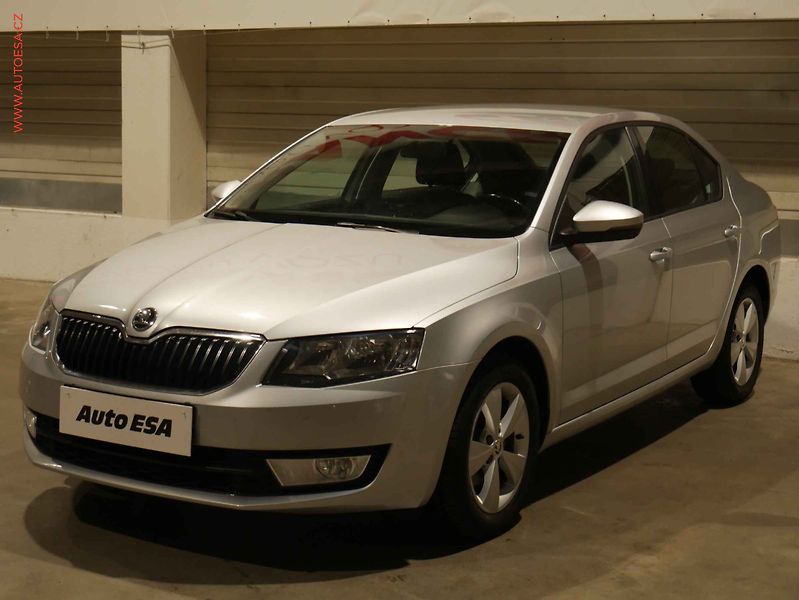 Škoda Octavia (2016) 1.6 TDI, 2.maj,ČR, AC - fotka 3 z 17