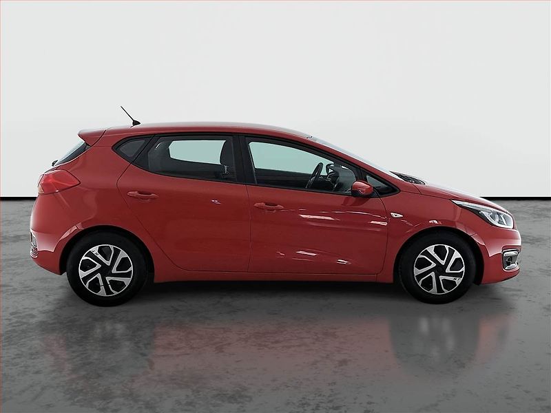 Kia Ceed (2015) 1.4 CVVT - fotka 6 z 15