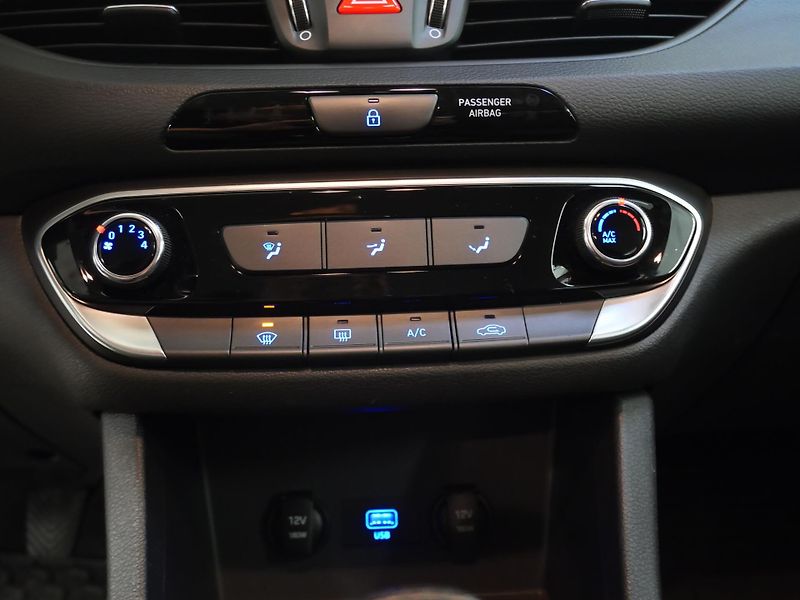Hyundai i30 - fotka 22 z 26