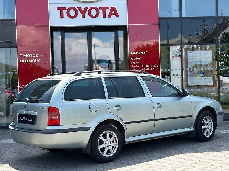 Škoda Octavia 1.6 Tour Twin Power - fotka 3 z 13
