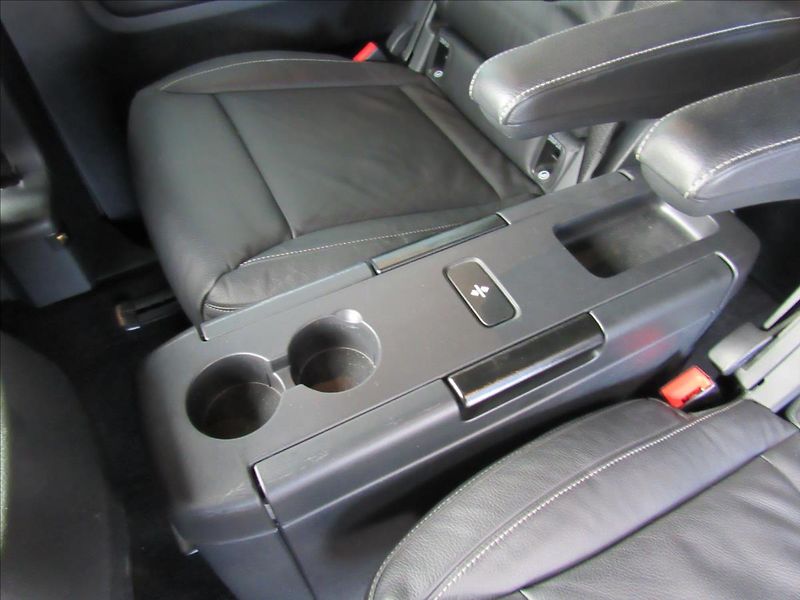 Mercedes-Benz Třídy V 2,1 V250 Avantgarde Long Autom - fotka 12 z 35