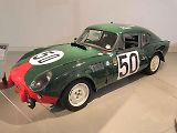 Replika vozu Triumph Spitfire Mk I, který jel závod 24 hodin Le Mans, vystavená v Coventry Transport Museum.