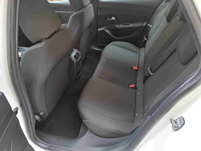 Peugeot 308 (2022) SW 1,2 PT EAT8  - fotka 11 z 18