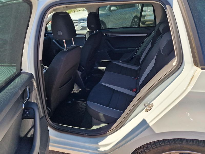 Škoda Octavia 1,6TDI 81KW JOY NAVI - fotka 8 z 19