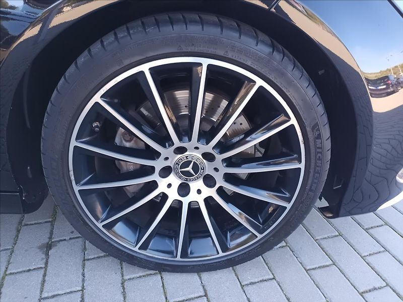 Mercedes-Benz CLS 3,0 350d,4Matic,190kw,ČR,1MAJ, - fotka 24 z 43