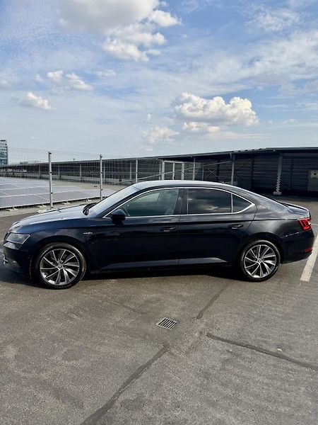 Škoda Superb (2017) Laurin & Klement 2.0 TDI 140kW - fotka 2 z 24