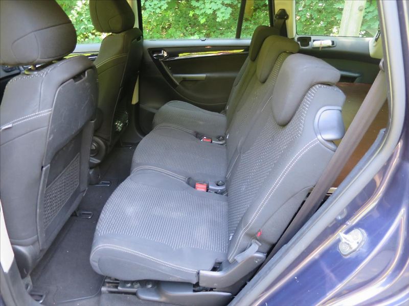 Citroën Grand C4 Picasso 2,0  HDI 7 mís - fotka 11 z 19