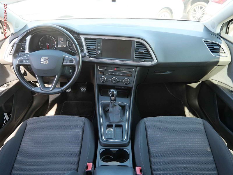 Seat Leon (2017) 1.6 TDi, Style, navi - fotka 8 z 20
