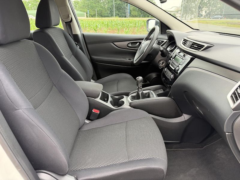 Nissan Qashqai 1.2 DIG-T ROZVODY SERVISKA DPH - fotka 28 z 33