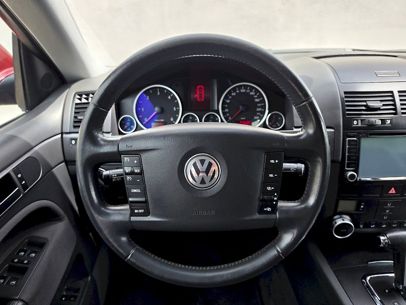 Volkswagen Touareg (2007) 2,5TDI 128KW 4X4 AUTOMAT - fotka 6 z 26