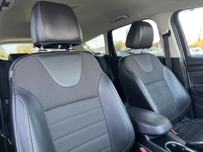 Ford Kuga 2.0TDCi 4x4 TAŽNÉ TEMPOMAT  - fotka 26 z 31