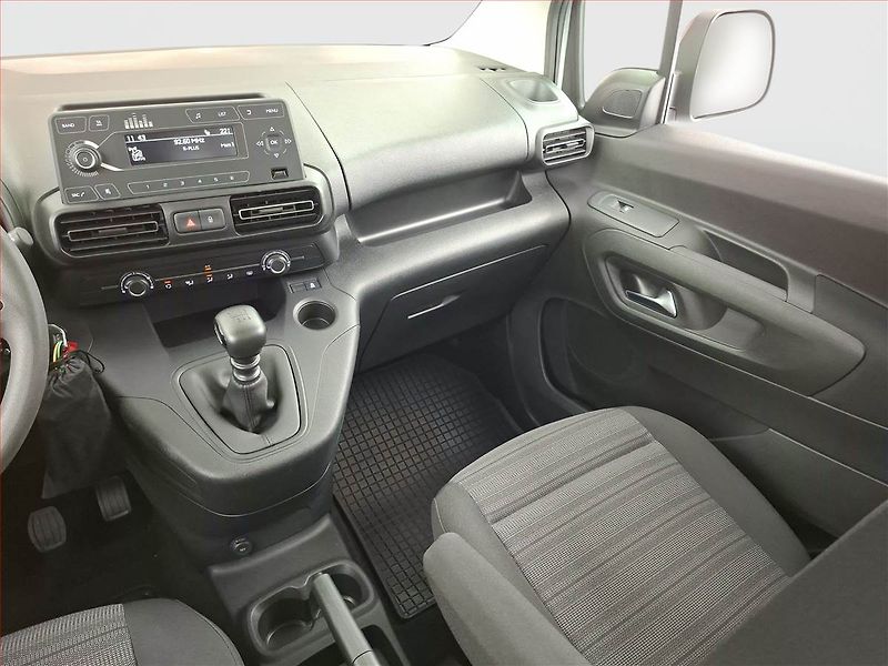 Opel Combo (2023) Edition 1.5 CDTI, 5Míst, ČR - fotka 8 z 17