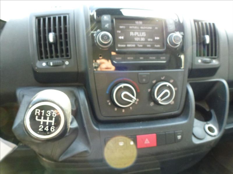 Citroën Jumper 2,2 BHDI L3H2 140HP - fotka 27 z 29