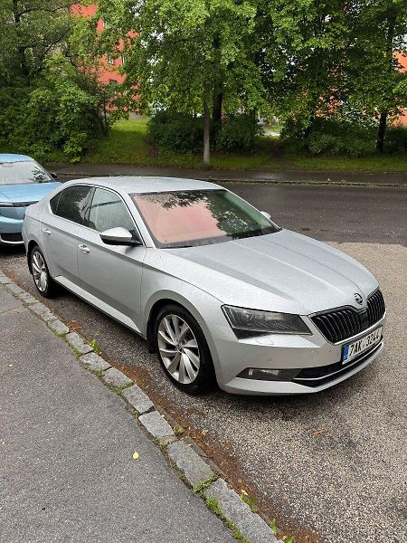 Škoda Superb (2019) - fotka 1 z 3