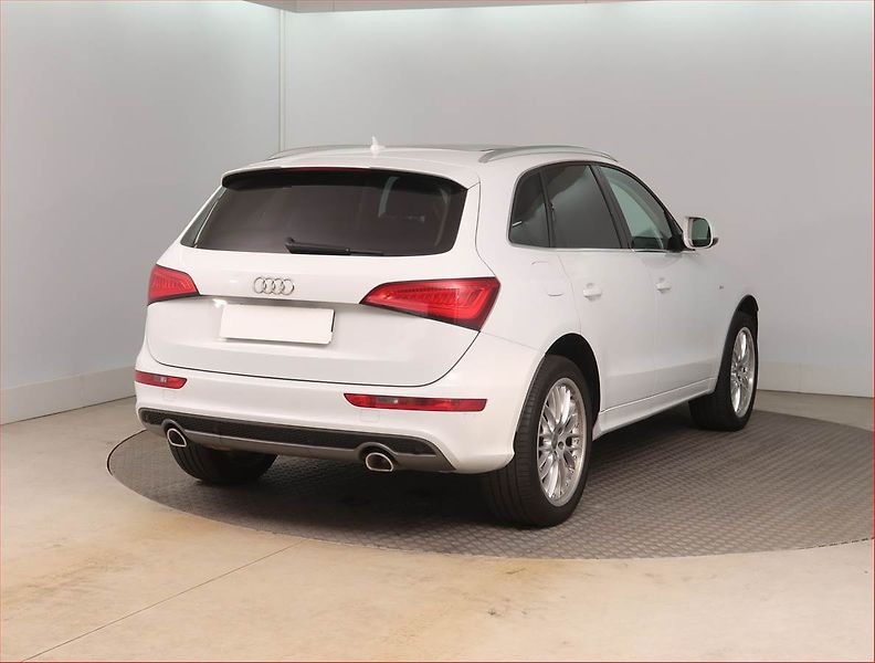 Audi Q5 (2013) S line 3.0 TDI, 4X4, Automat - fotka 5 z 16