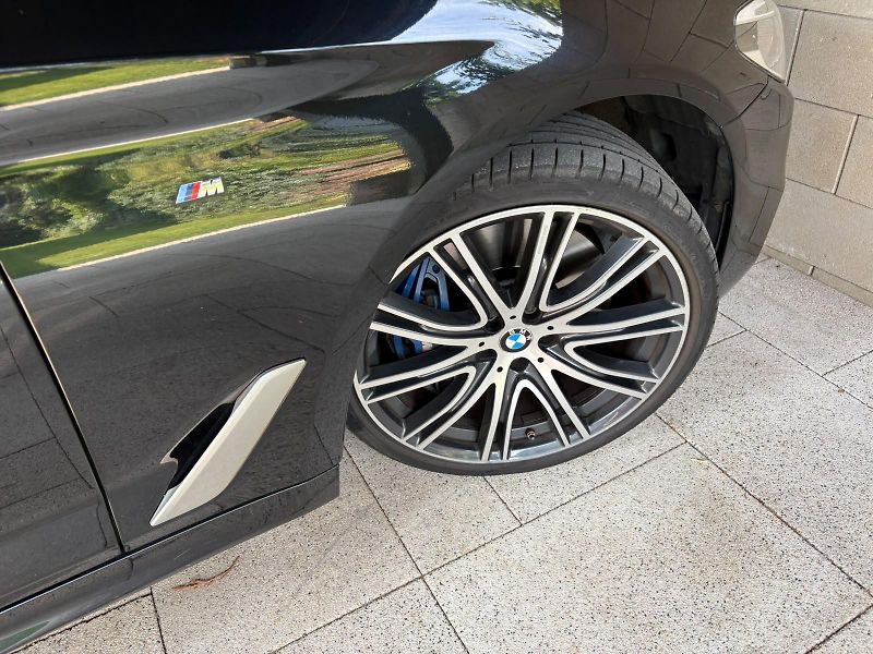 BMW Řada 5 (2019) 540i Xdrive Mpaket - fotka 5 z 12