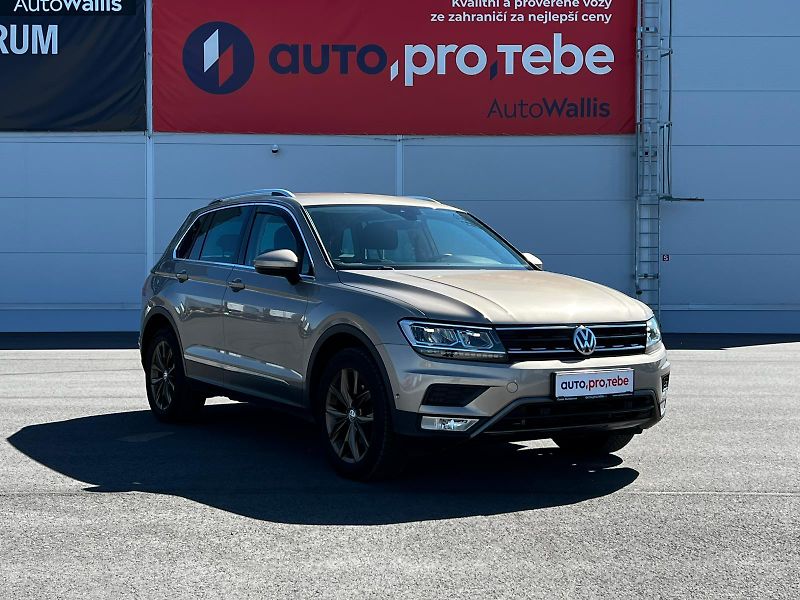 Volkswagen Tiguan 2.0TDI DSG 4Motion Virtual TZ - fotka 2 z 28