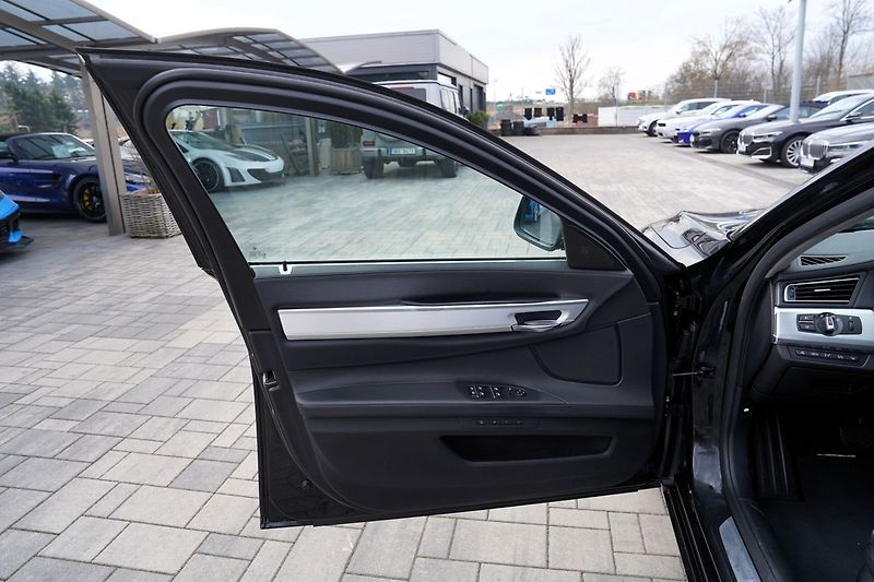 BMW Řada 7 730d  NEPOJÍZDNÉ, - fotka 16 z 45