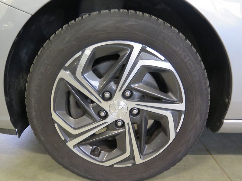 Hyundai i30 (2021) 1.5T-GDi MHEV,tažné,kamera,nav - fotka 25 z 29