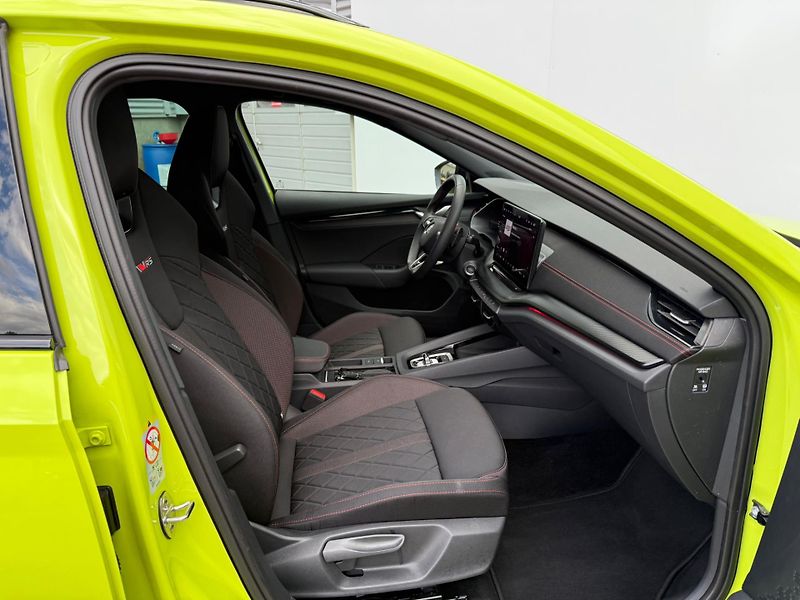 Škoda Octavia RS 2.0 TSI 195 KW DSG Combi - fotka 8 z 28