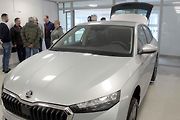Trenažér v podobě Škody Scala v patře Klaudiánovy nemocnice.