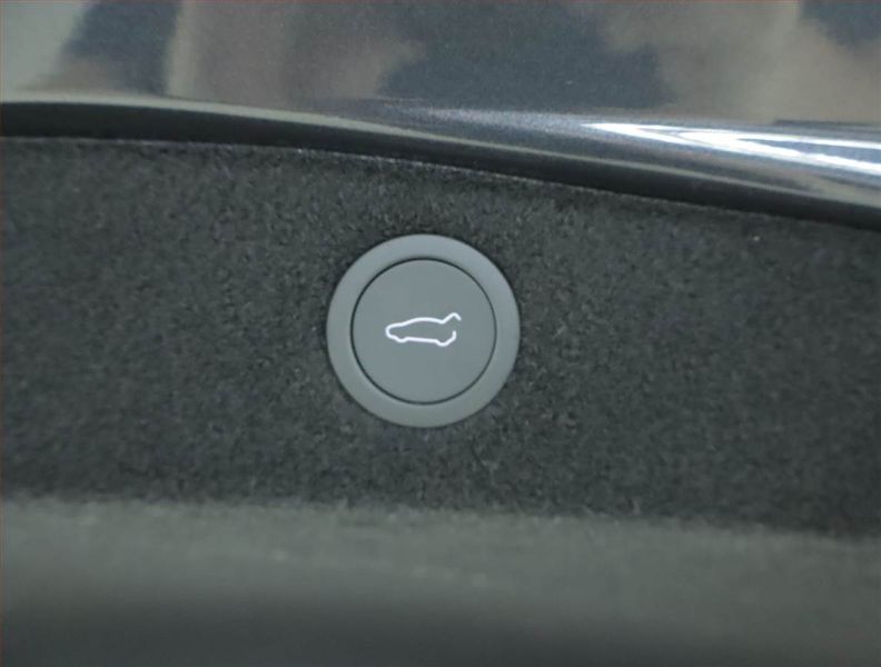 Tesla Model 3 (2025) Standard Range 60kWh, SoH 98% - fotka 21 z 34