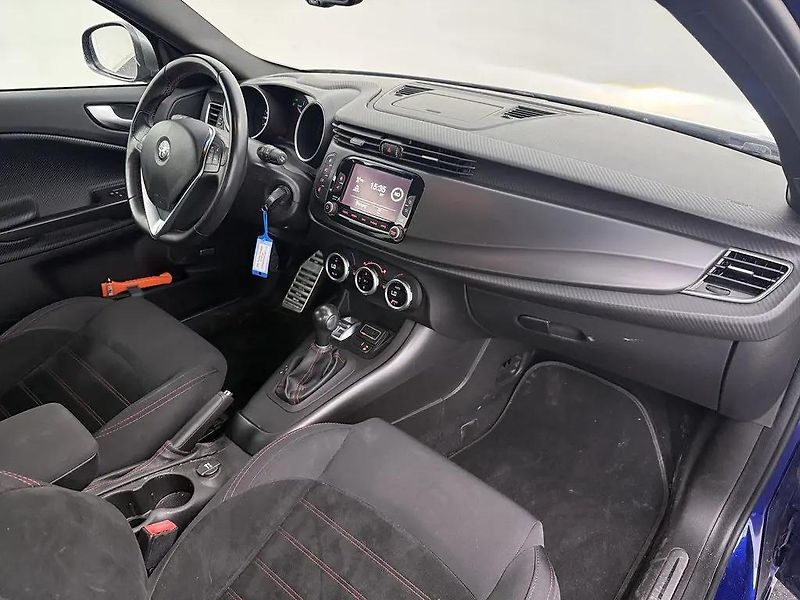 Alfa Romeo Giulietta 1.4T Aut. MultiAir 125kW Super - fotka 4 z 10